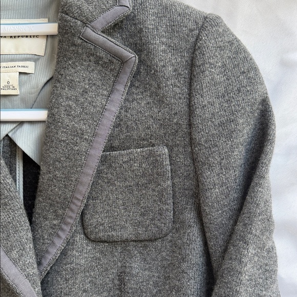 Banana Republic Charcoal Blazer - Picture 5 of 5